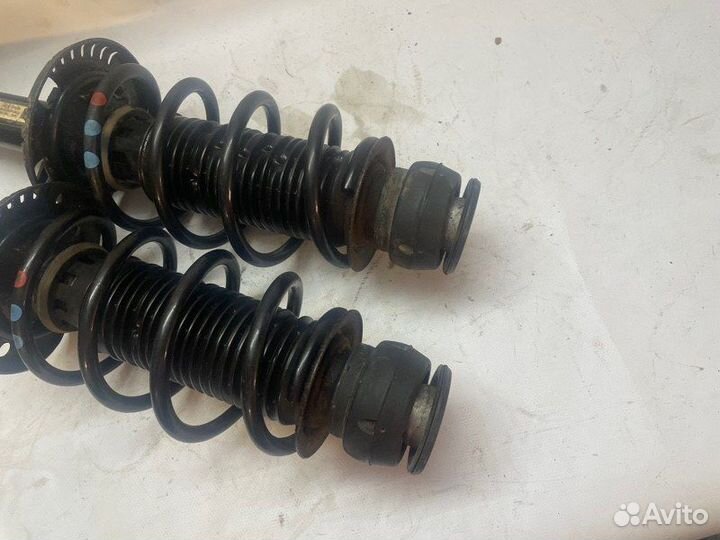 Амортизатор передний правый Skoda Fabia 5J2 сgp