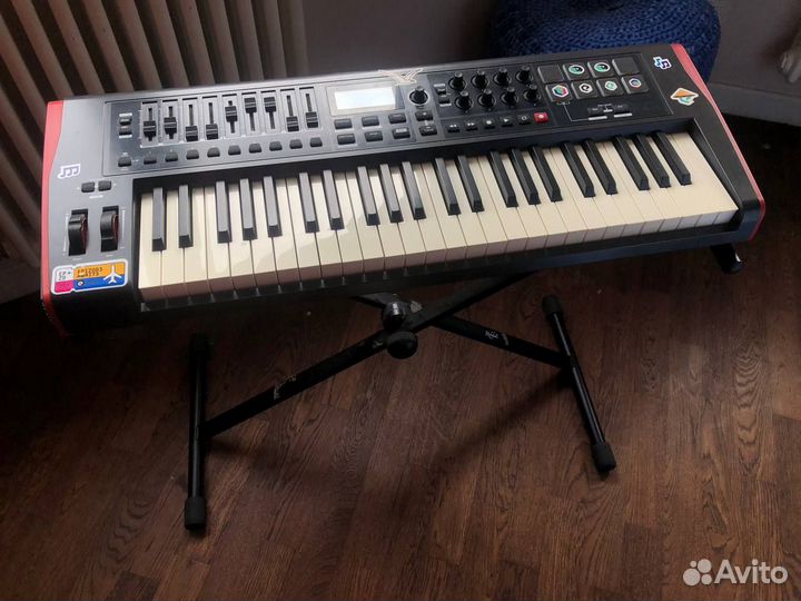 Novation Impulse 49 + X стойка бесплатно