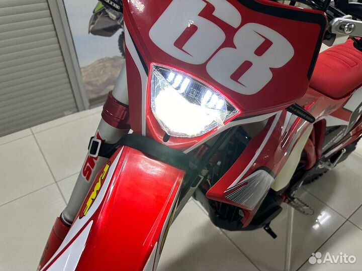 Мотоцикл regulmoto Holeshot Red Edition (4 valves)