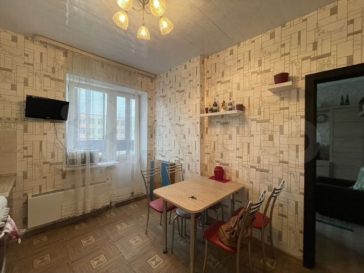 2-к. квартира, 45 м², 4/19 эт.