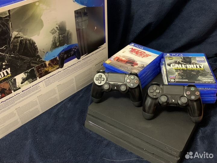 Sony PS4 pro 1tb,имеются 2 джостика версия 8.03