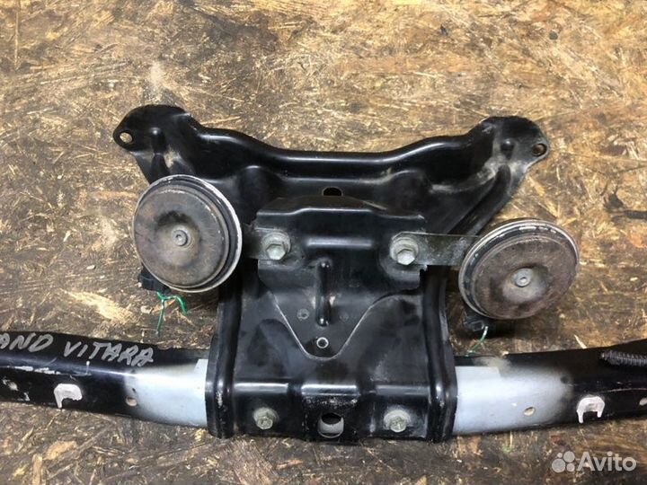 Планка верхняя телевизора Suzuki Grand Vitara 2010