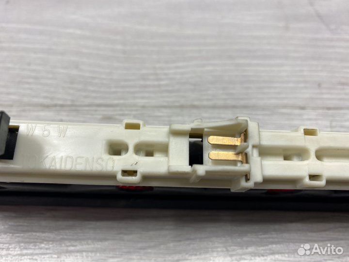 Дополнительный (третий) стоп сигнал крышки