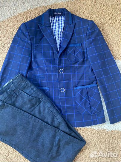Пиджак и брюки школьные. На мальчика 8-9 лет