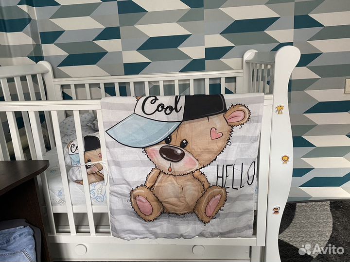 Детская кровать с бортиками и матрасом