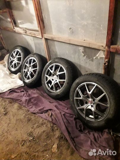 Покрышки Dunlop на дисках (колёса) 4 шт