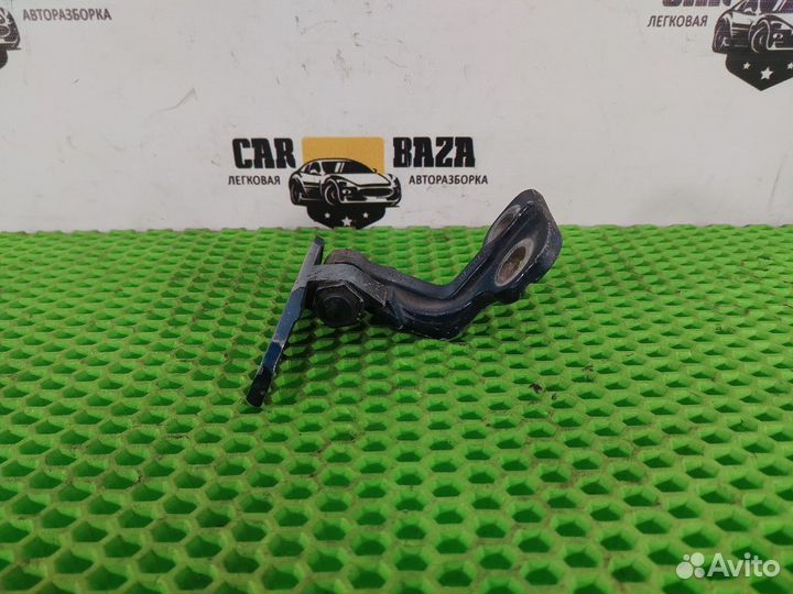 Петля двери левой верхняя L Land Rover Freelander