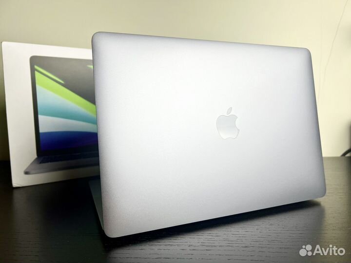 Почти новый Apple MacBook Pro 13 M2 chip