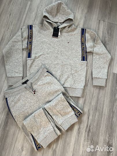 Спортивный костюм новый tommy hilfiger 152 12 лет