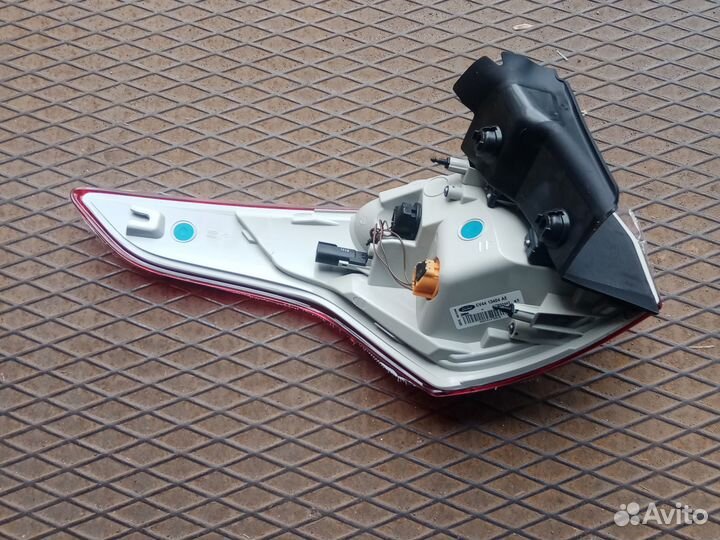 Фонарь задний наружный правый ford kuga (2012)