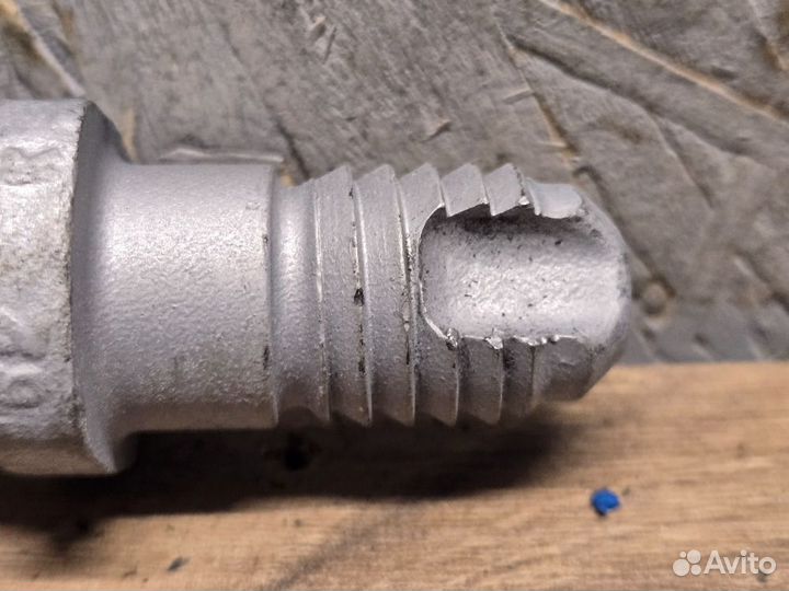 Крюк буксировочный Audi A6 C5 рестайлинг (2001—2004)