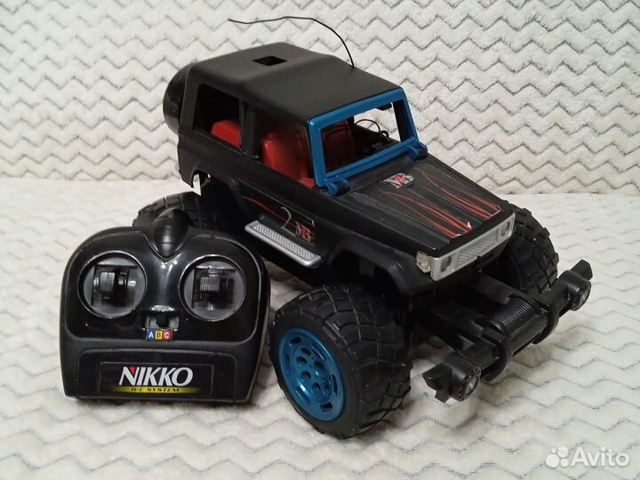 Внедорожник игрушка