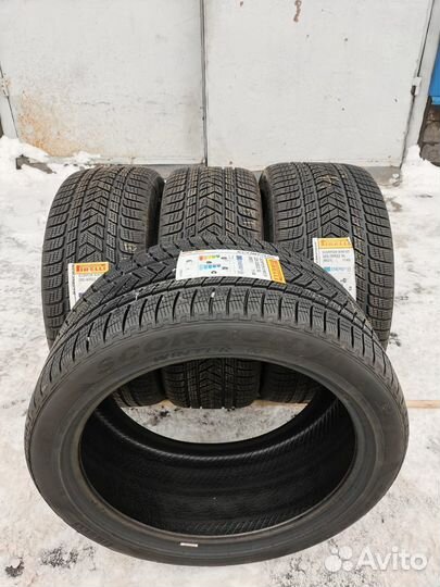Pirelli Scorpion Winter 285/40 R22 и 325/35 R22 114V