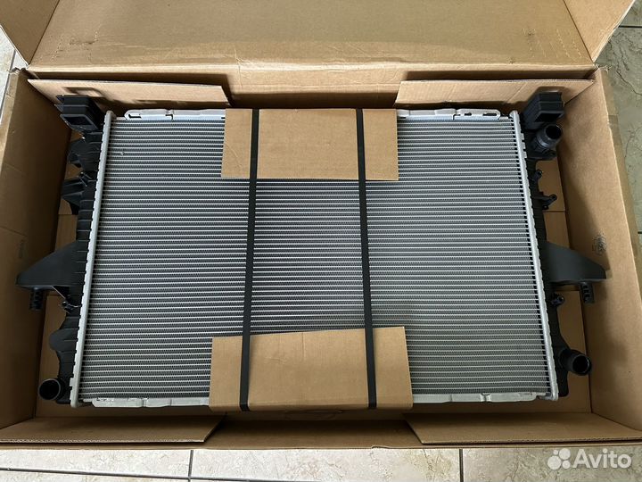 Радиатор охлаждения двигателя Nissens