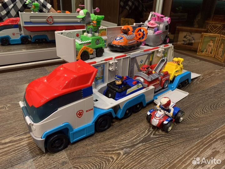 Щенячий патруль и патрулевоз