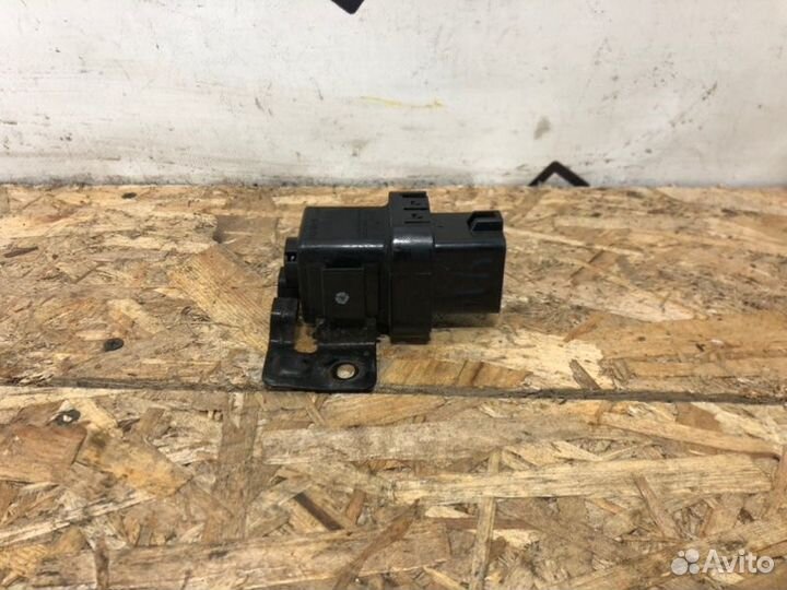 Реле свечей накала Hyundai Santa Fe 2 Рестайл