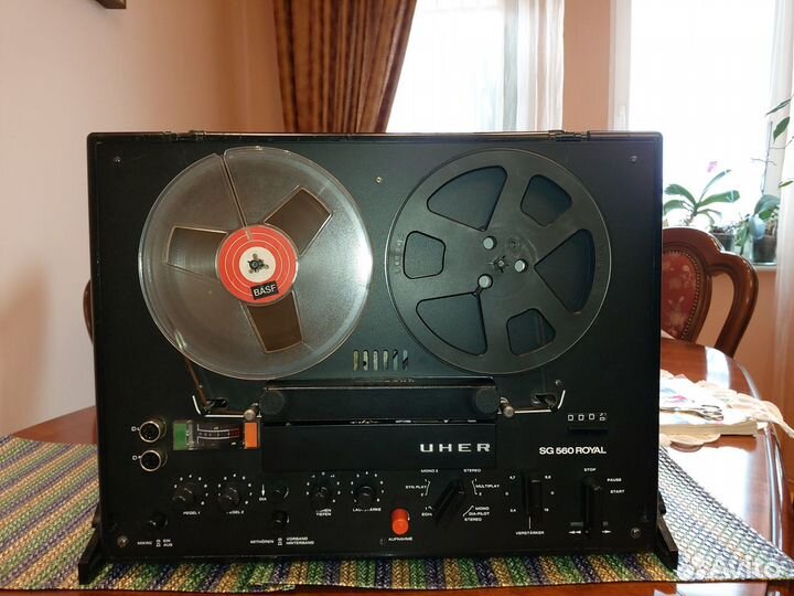 Uher SG 560 Royal катушечный магнитофон с крышкой