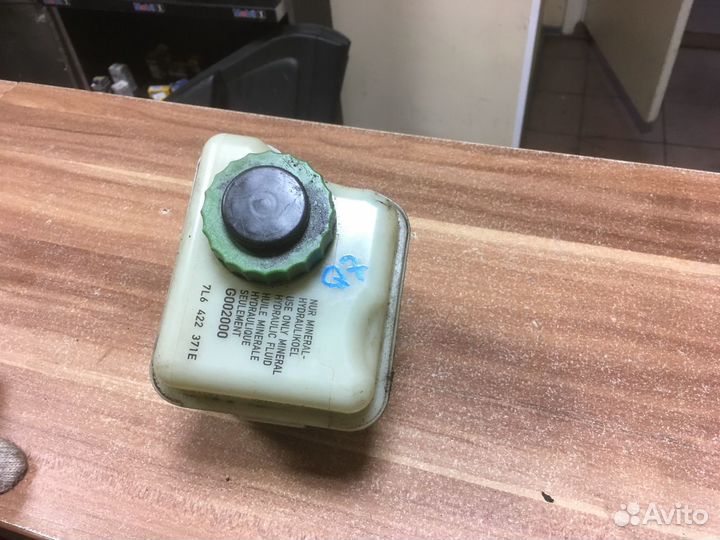 Бачок гидроусилителя Audi Q7