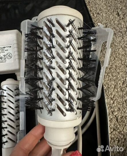 В доставке-Фен щетка вращающаяся rowenta