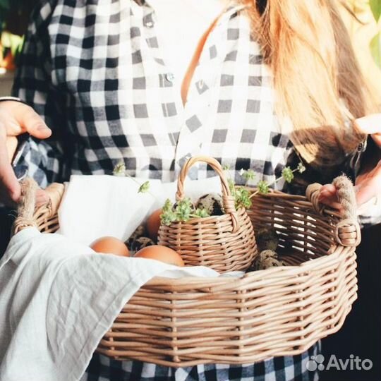 Плетеный поднос для пасхи на кухню