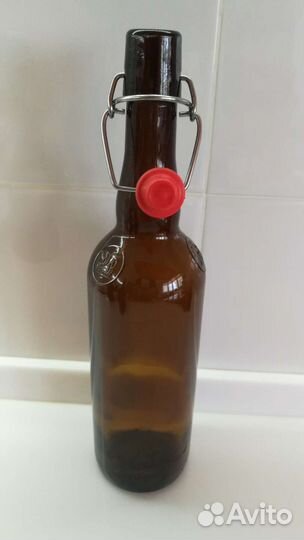 Бутылка с бугельной пробкой