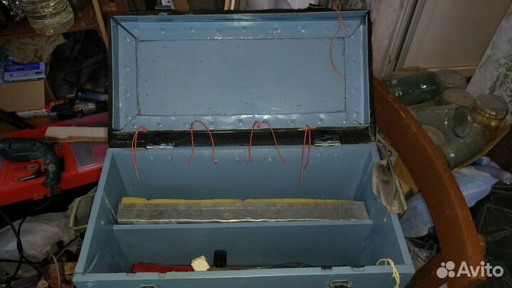 Ящик для зимней рыбалки на лыжах