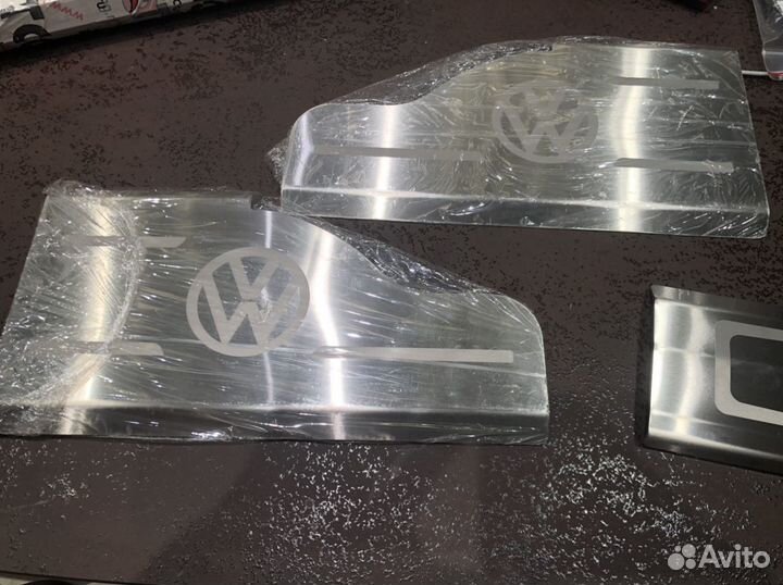 Накладки на пороги Volkswagen Тouareg