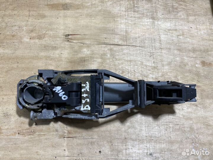 Ручка наружная Volkswagen Passat B5+ R160