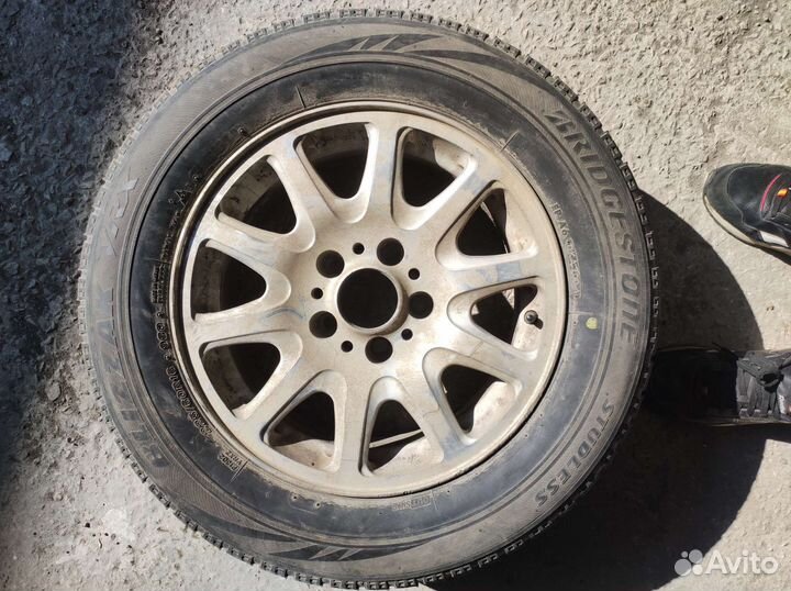 R16 Bridgestone Blizzak VRX 225/60, PCD 5x120 DIA 72.5