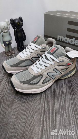 New Balance 990v4