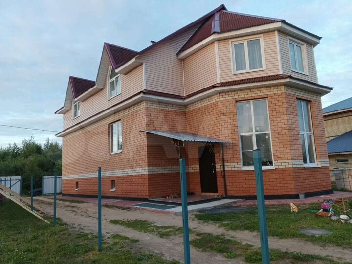 Дом 250 м² на участке 8 сот.