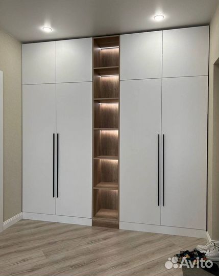 Шкаф распашной с Зеркалом