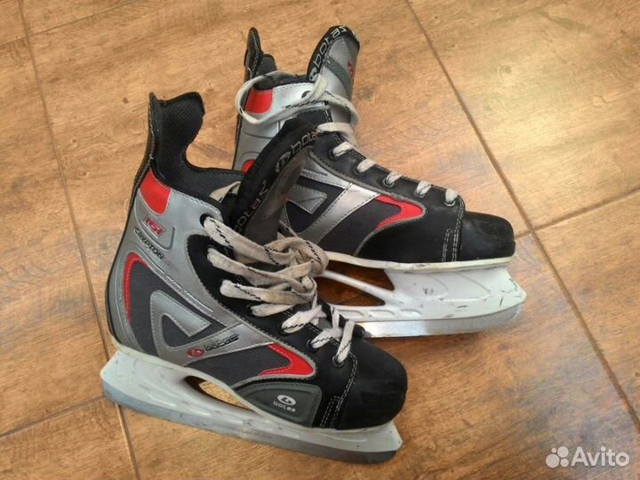 Продам хоккейные коньки мужские