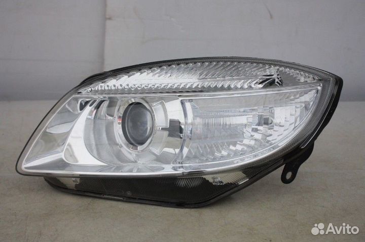 Фара передняя линза Шкода Фабиа Fabia 10-13 год