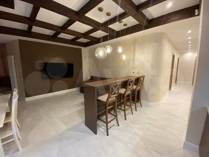 4-к. квартира, 132,8 м², 2/11 эт.