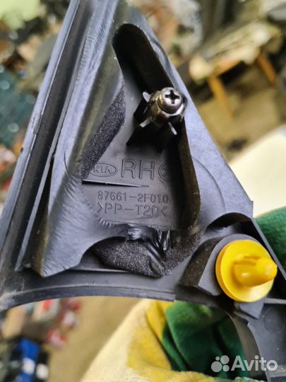 Крышка зеркала правая Kia Cerato 2006