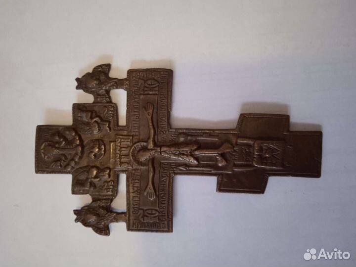 Коллекционные монеты, крест книга