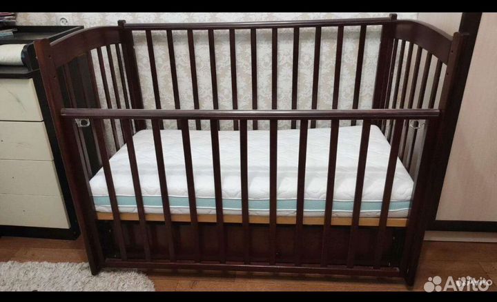 Детская кроватка
