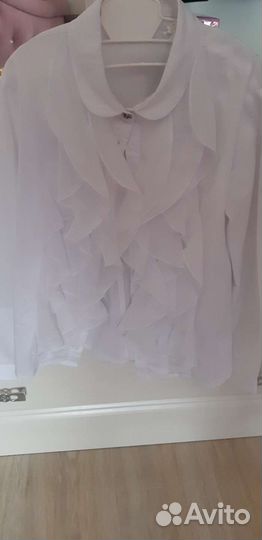 Блузка белая