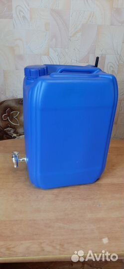 Канистра-рукомойник пластиковая для воды с краном