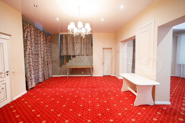 Коттедж 650 м² на участке 4 сот.