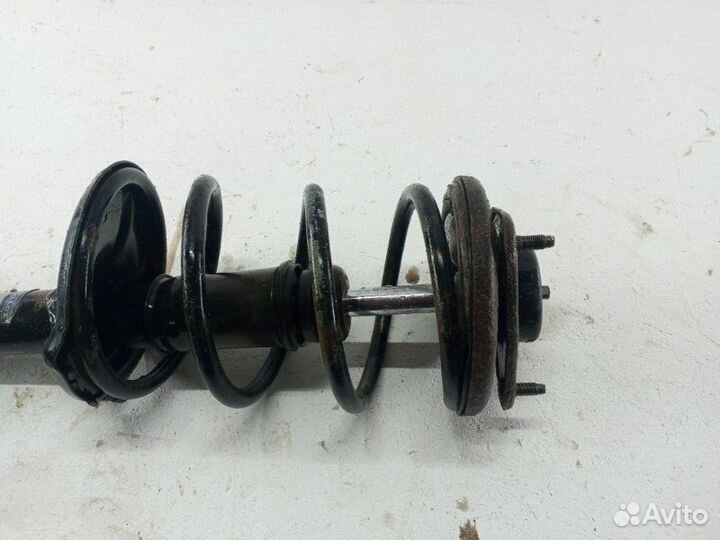 Амортизатор стойка передний правый Mitsubishi