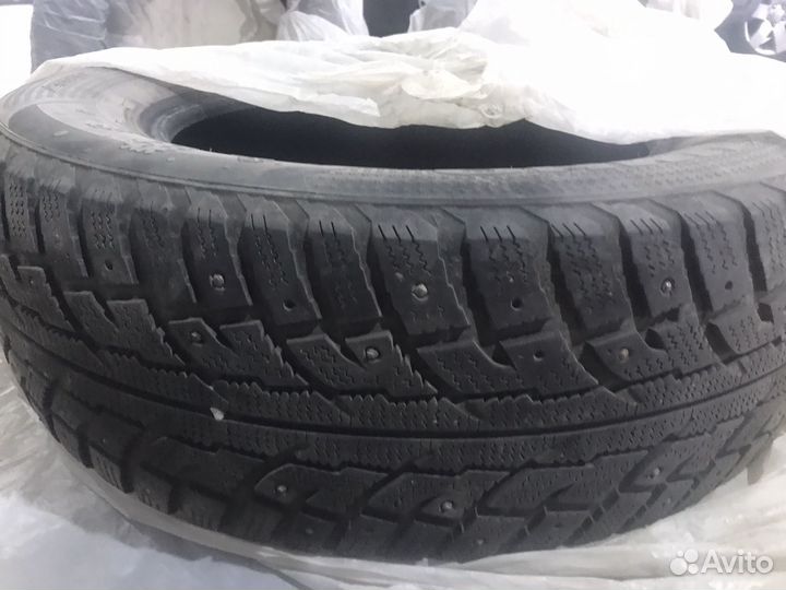 Kumho I'Zen KW22 235/65 R17 108Q