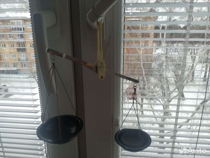 Весы лабораторные