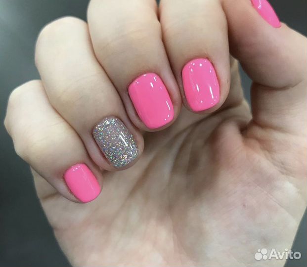 Модель на маникюр