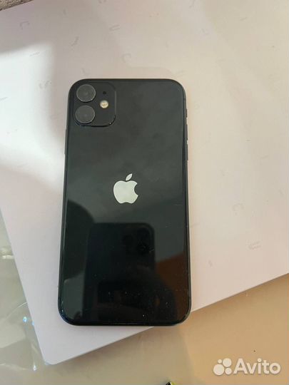 iPhone 11, 64 ГБ