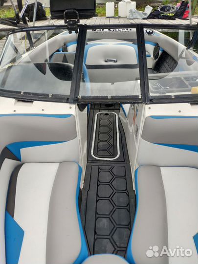 Катер буксировщик