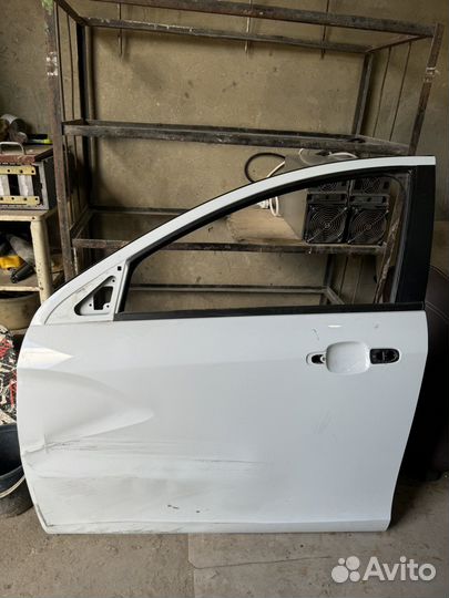Дверь на машину