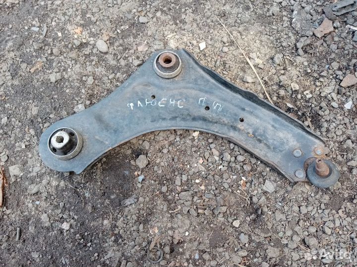 Рычаг передн/правый на Рено Флюенс 2014 год