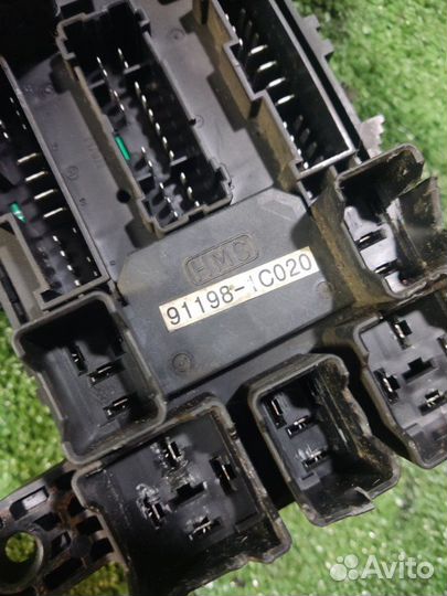 Блок предохранителей салонный Hyundai Getz G4EE